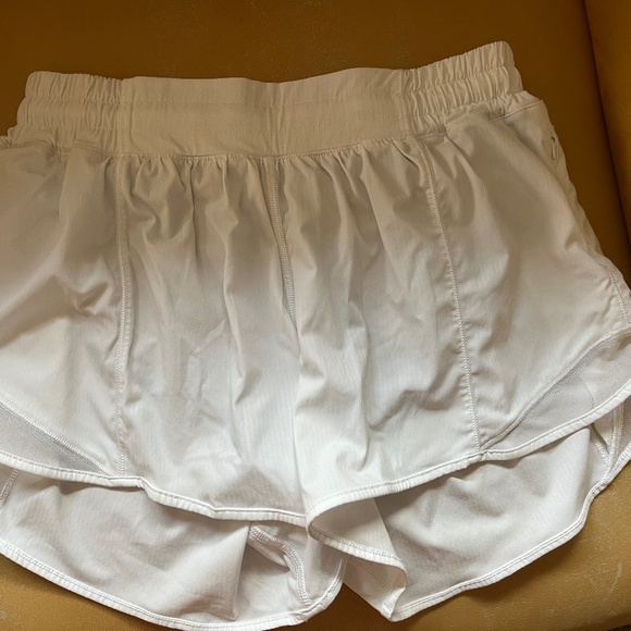 lululemon athletica Pants - Lululemon hot hot shorts